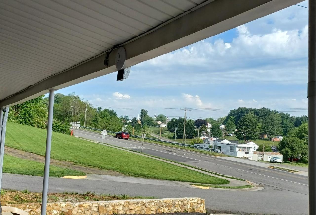 Knob Hill Motor Lodge Hillsville Extérieur photo