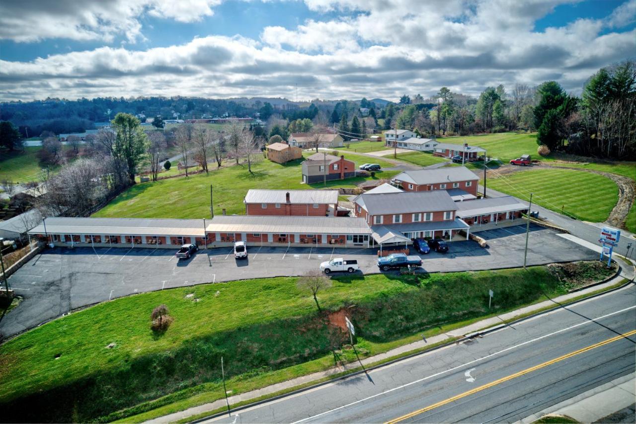 Knob Hill Motor Lodge Hillsville Extérieur photo