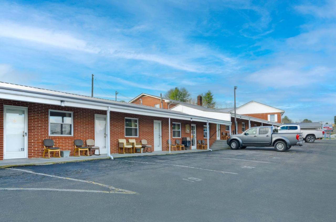 Knob Hill Motor Lodge Hillsville Extérieur photo