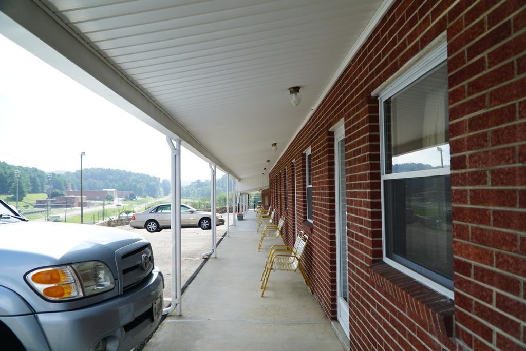 Knob Hill Motor Lodge Hillsville Extérieur photo